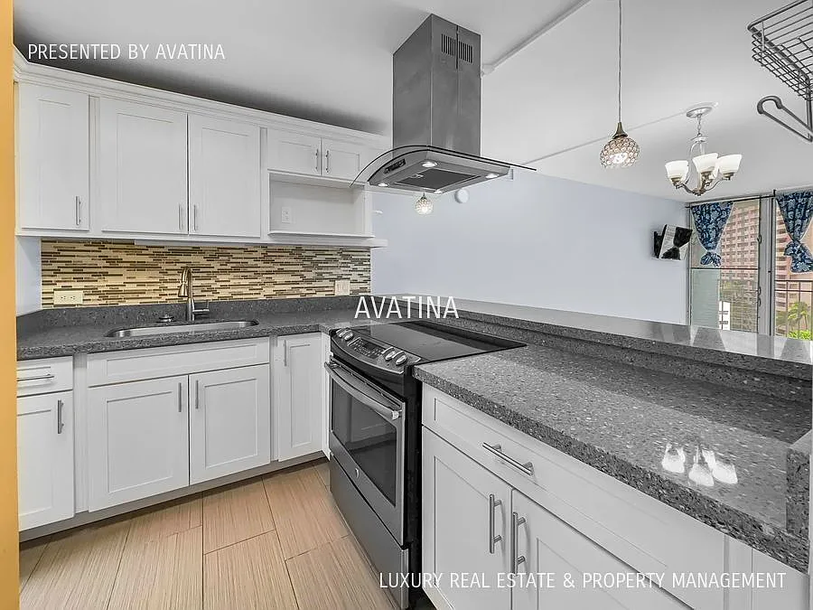 1128 Ala Napunani St #808