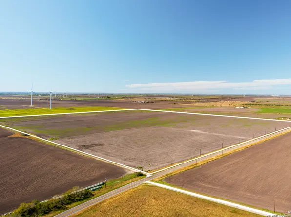 7602 FM 796, Skidmore, TX 78389