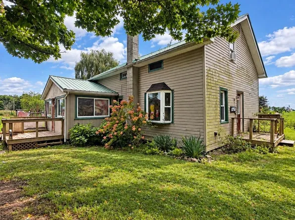 1751 W Card Rd, Hillsdale, MI 49242