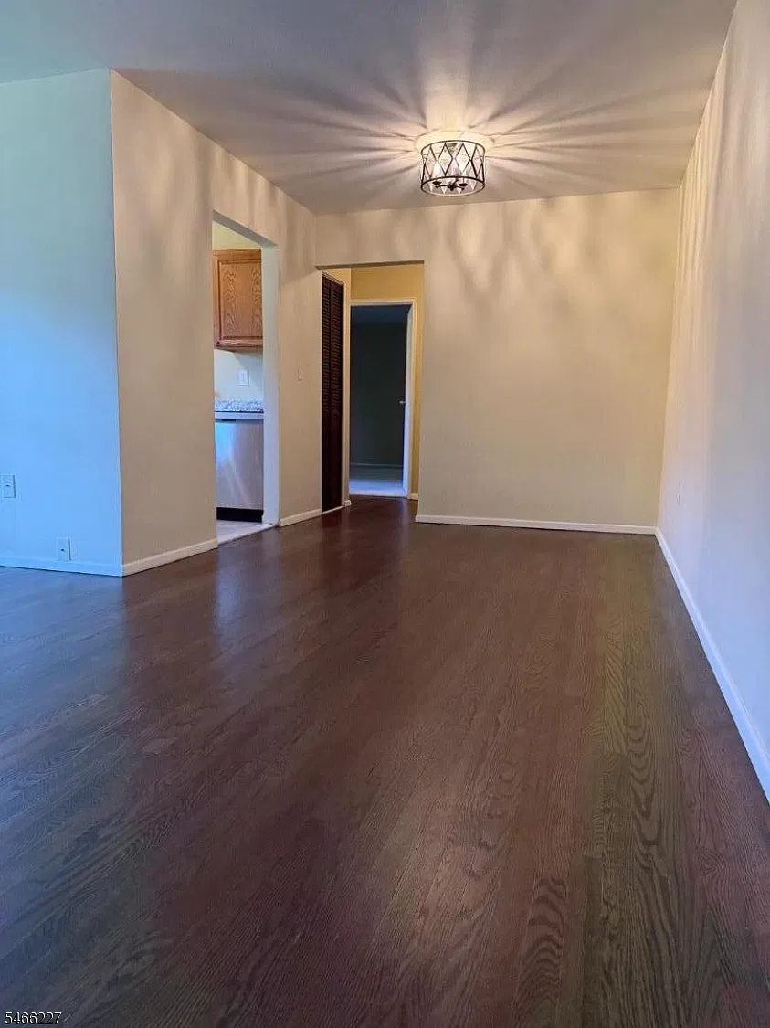 2 bed, 1.0 bath, $2,500 — Photo 3
