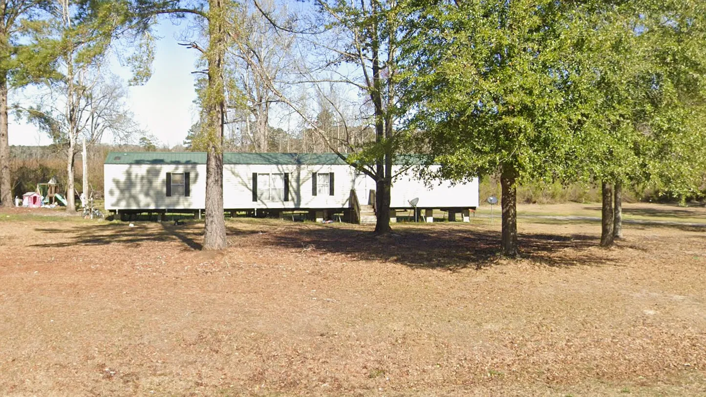 3 bed, 1216 sqft, $1,000 — Photo 1