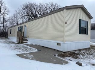11 Birch Crest Dr, Flint, MI 48504