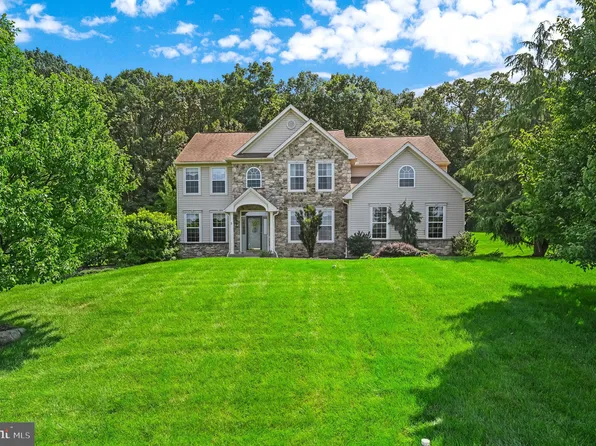 341 Eagleview Dr, Mohrsville, PA 19541