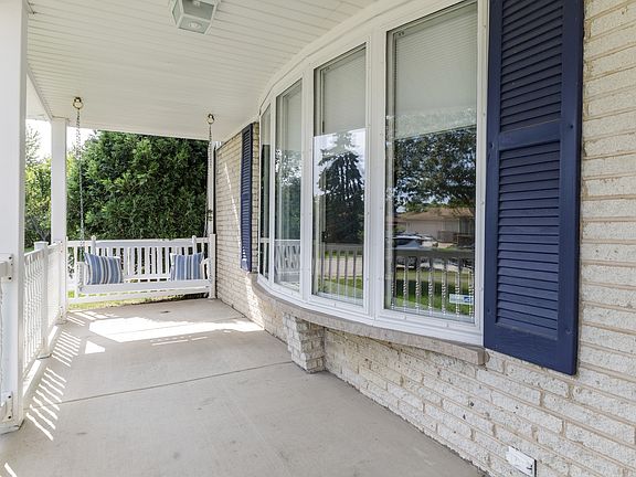 2nd image of 44 Marina Dr