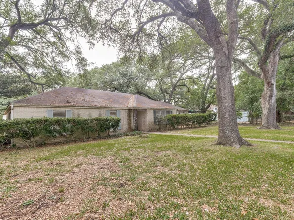 801 S Jackson St, Alvin, TX 77511