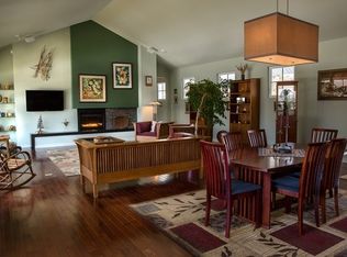 933 S 20th Pl, Sturgeon Bay, WI 54235