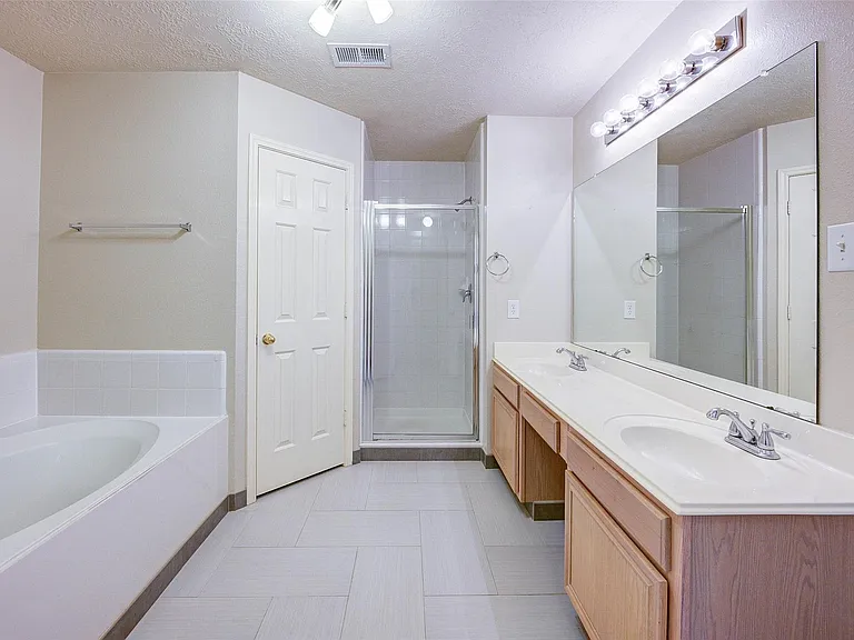 21611 Country Club Green Way — Photo 30