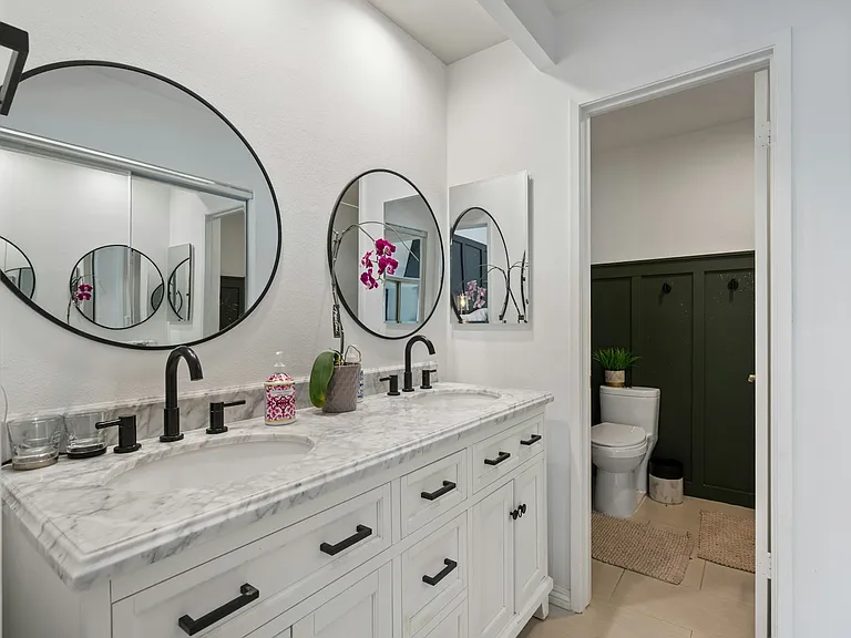 1825 Caddington Dr — Photo 21