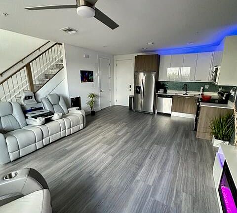 5th image of 410 NE 36th Street #6