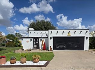 1723 Sun St, Mission, TX 78572