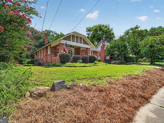 3rd image of 291 Buford Pl
