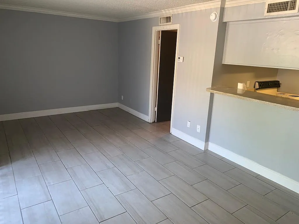 Building Photo - 435 Wymore Rd #101