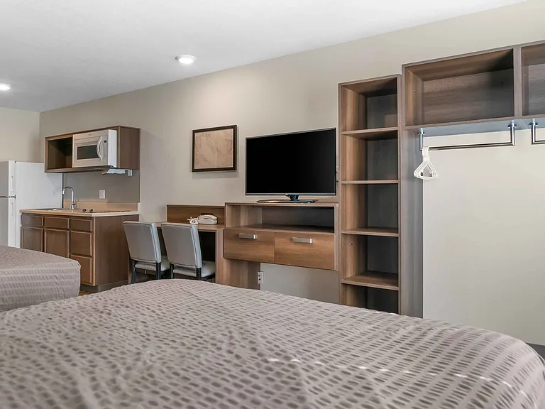 Studio Suite - 2 Queen Beds