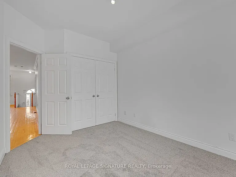 1019A College St — Photo 23
