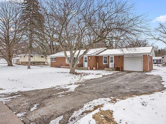 3rd image of 107 Fellemore Ln