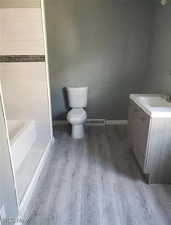 10716 Florian Ave — Photo 2