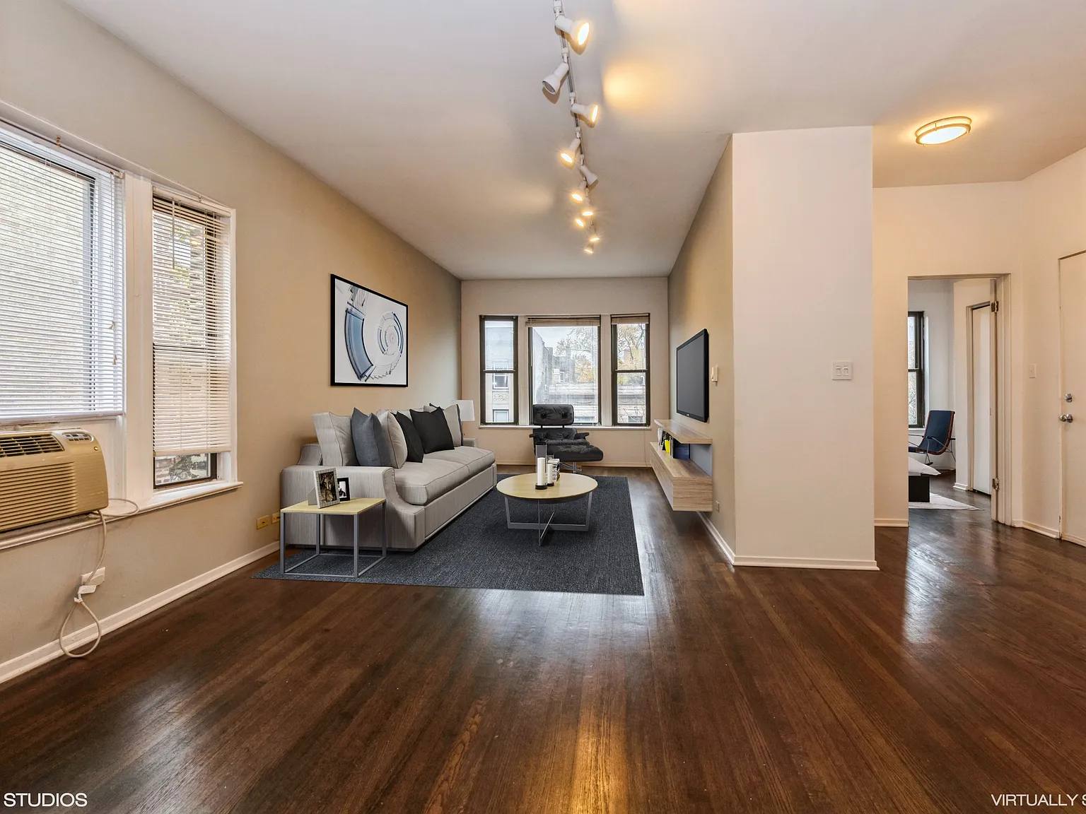 2 bed, 1100 sqft, $2,900 — Photo 1