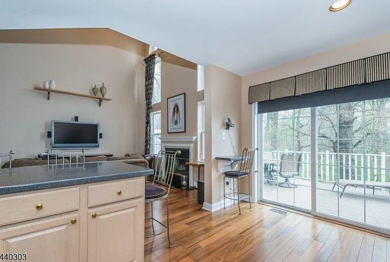 84 Constitution Way — Photo 7