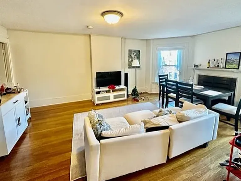 912 Beacon St #2 — Photo 1