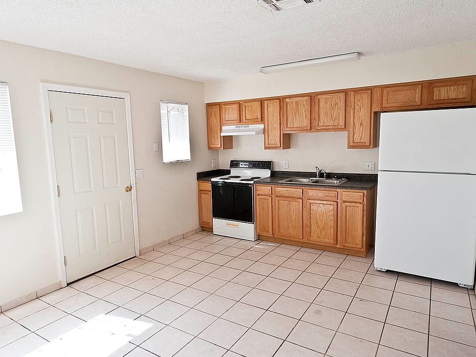 2nd image of 1326 E Monroe St APT 1
