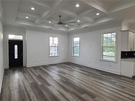 4th image of 8501 Prince Dr
