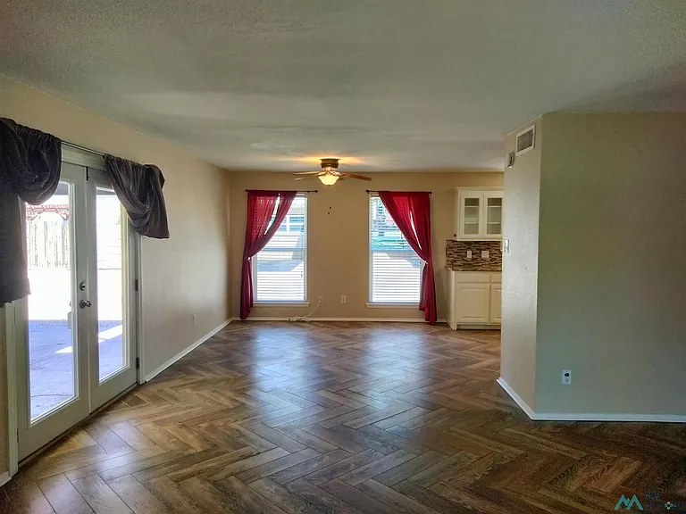1408 Colonial Pkwy — Photo 6
