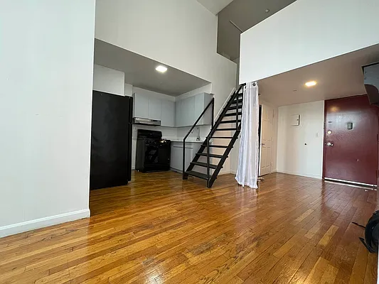 Rented by The InHouse Group | media 12