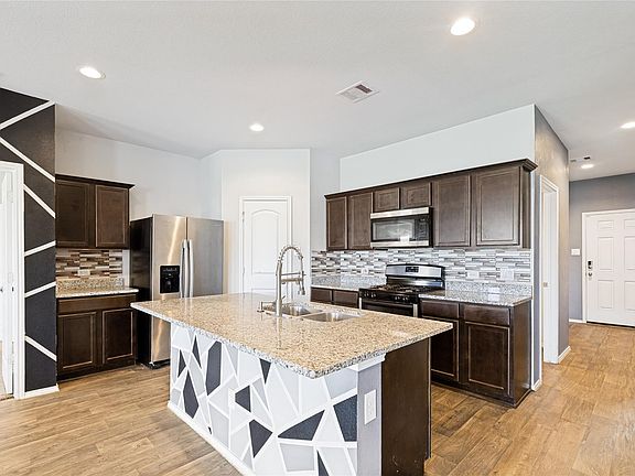 4th image of 23430 Harrow Field Ln