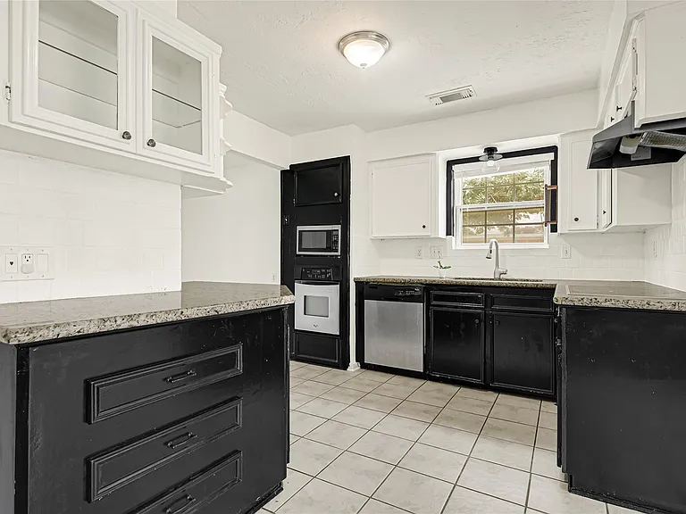 539 Belwin Dr — Photo 11