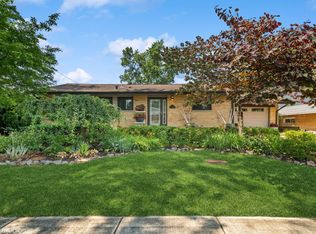 316 S Reuter Dr, Arlington Heights, IL 60005