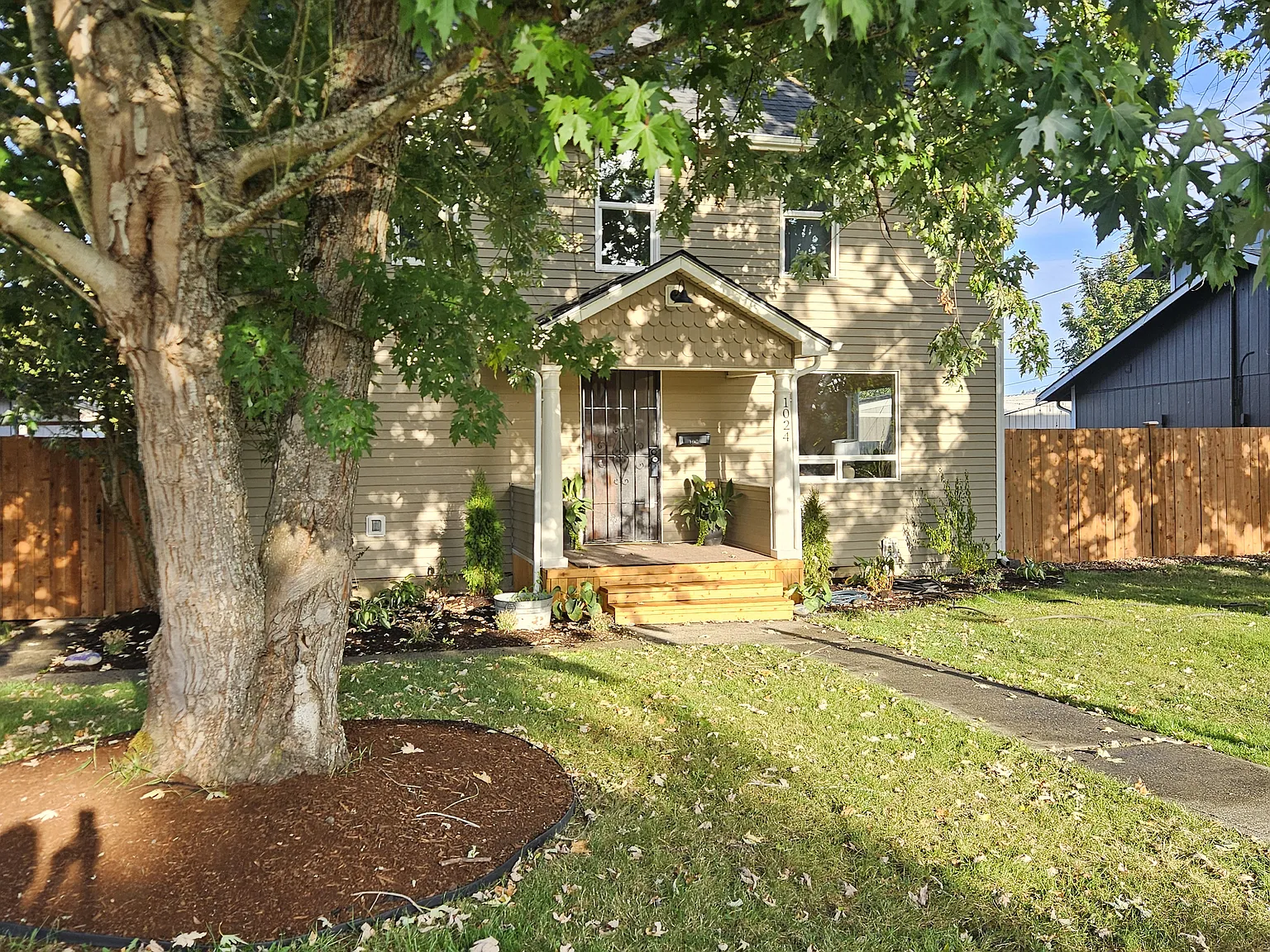 3 bed, 1726 sqft, $2,400 — Photo 2
