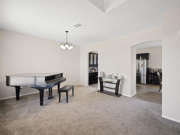 3rd image of 3110 Hidden Creek Dr