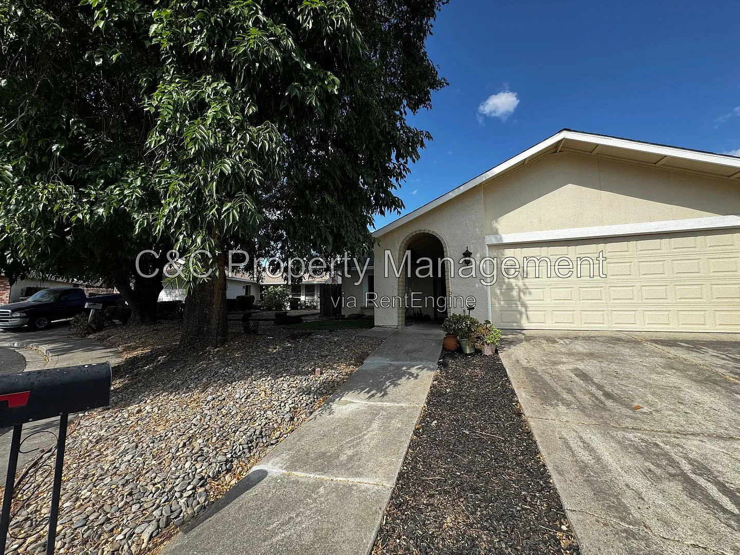 3 bed, 2.0 bath, 1186 sqft, $3,000 — Photo 1