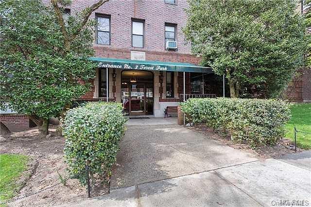 1st image of 115-25 Metropolitan Avenue #362