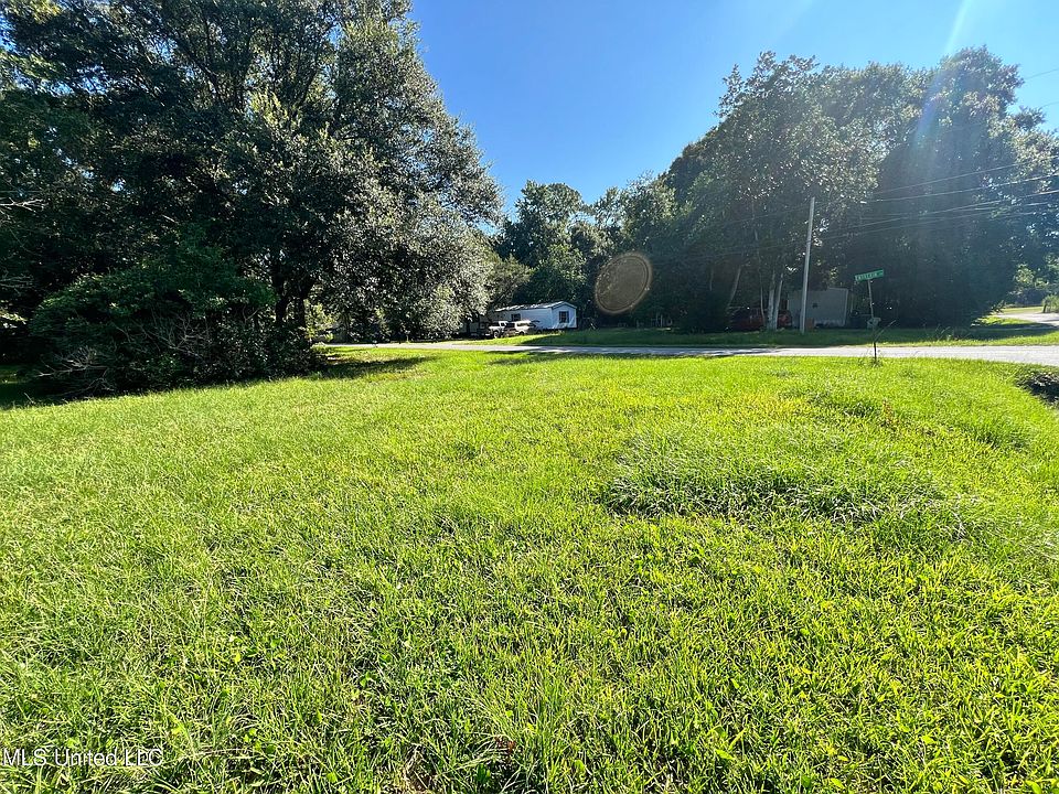 2nd image of 13904 E Tucker Rd