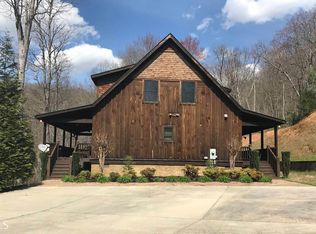 473 Double Knobs Dr, Hayesville, NC 28904