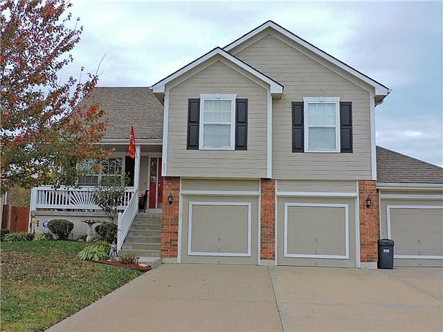 1st image of 407 SE Williamsburg Dr