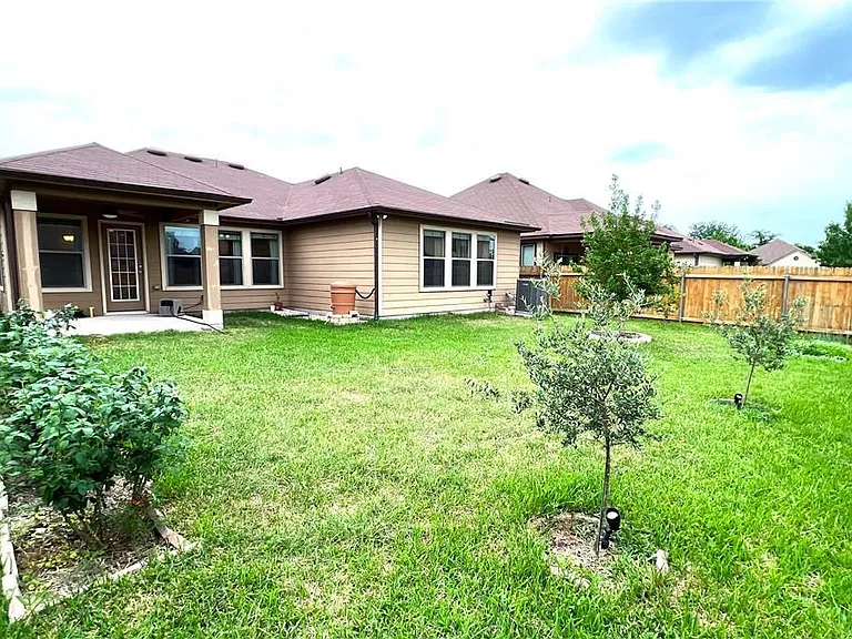 813 Oatmeal Dr — Photo 13