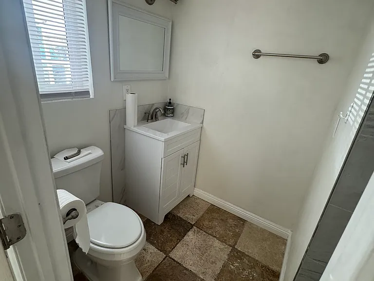 8018 Chastain Ave — Photo 7