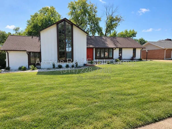 500 Kingridge Dr, Ballwin, MO 63011