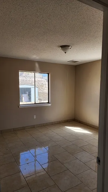 Building Photo - 113 Tobar Way