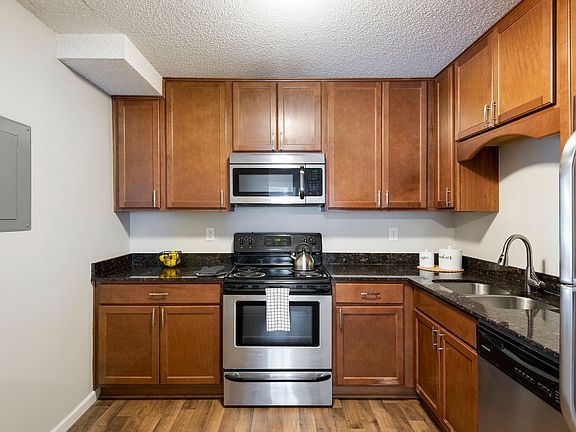 4th image of 14600 Shannon Pkwy #2B