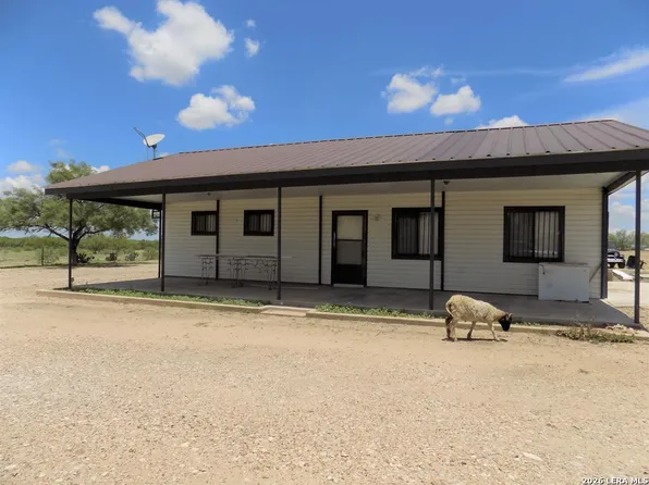 20543 FM 1021, El Indio, TX 78860