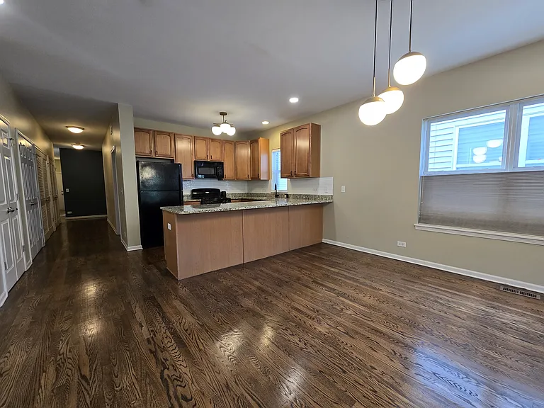 1844 N Lockwood Ave #B — Photo 10