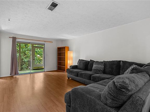 4th image of 2390 Lawrenceville Hwy Unit E