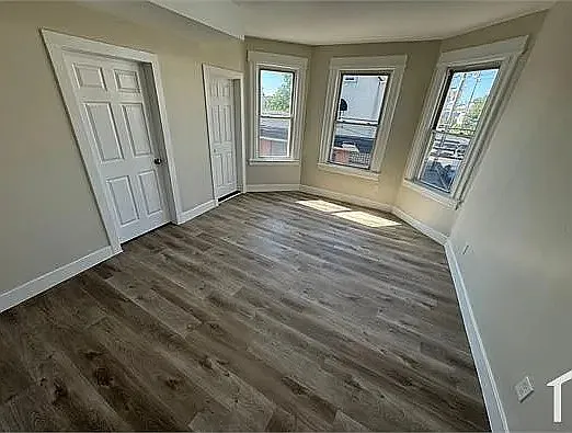 28 Wainwright St #3 — Photo 3