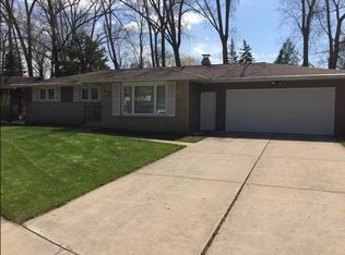 1011 Thorndale Ct, Green Bay, WI 54304