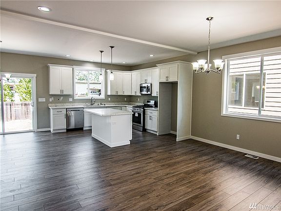 5th image of 16718 23rd Avenue Ct E