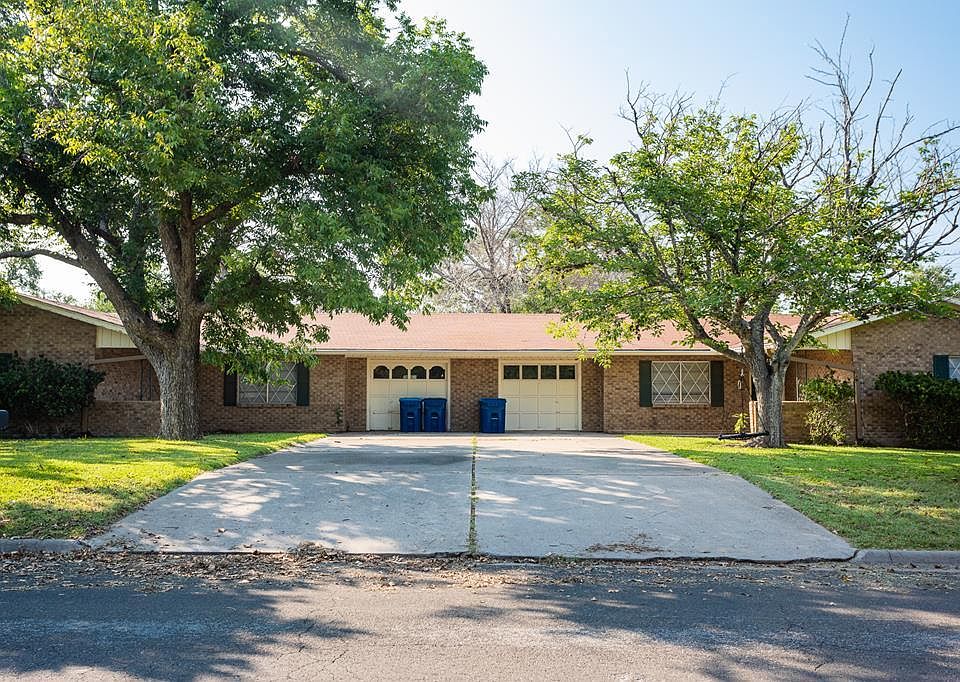 1st image of 211 Manor Dr #B