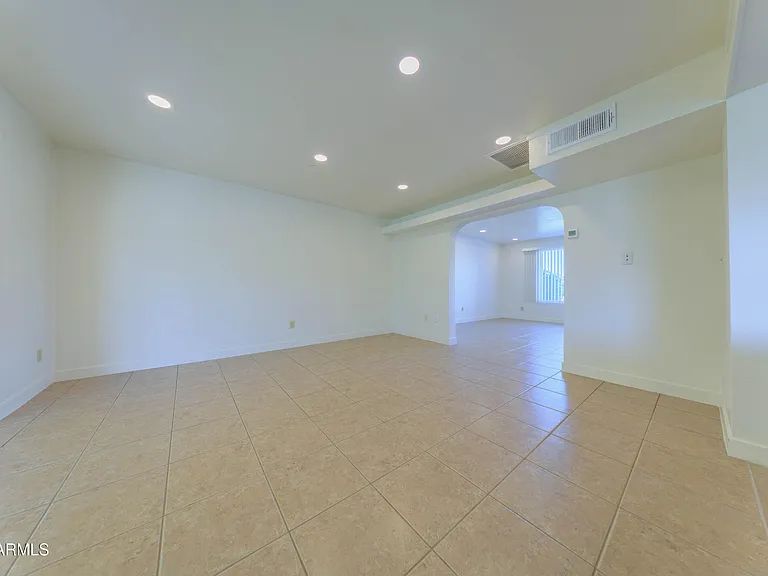 4558 N 15th Ave — Photo 11